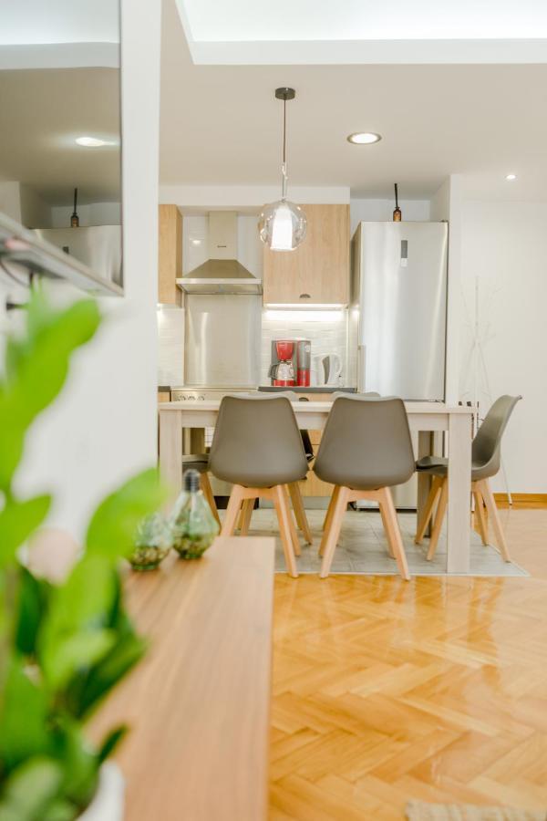 In The Shadow Of Acropolis - Spacious & Lovely Apt Aten Exteriör bild